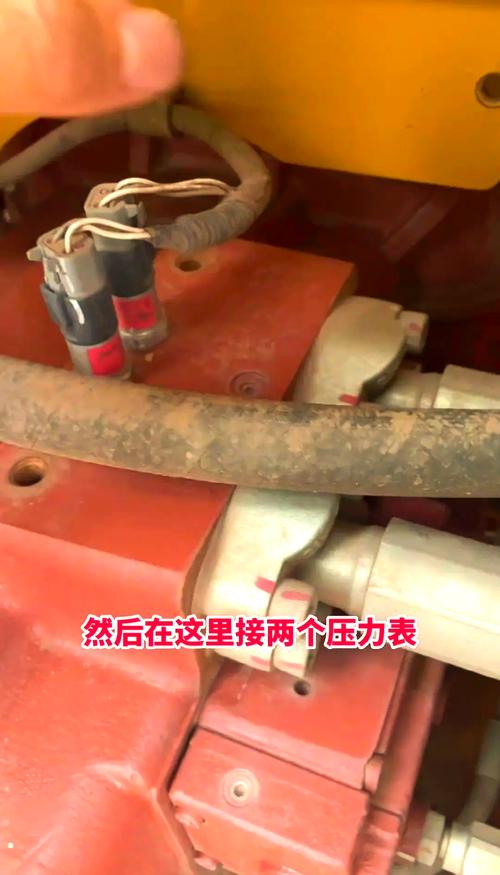 挖机风扇皮带开裂怎么修