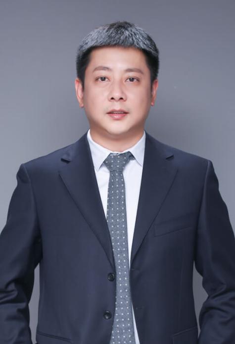 范传奇哪个学校毕业的