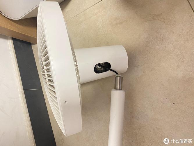 小电风扇摔了怎么修视频