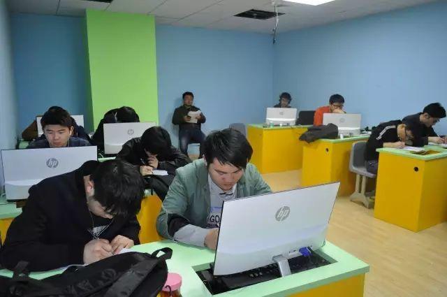 怎么去达内上班