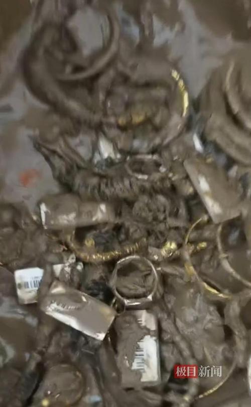 金店称愿给洪水冲走金饰归还者酬金
