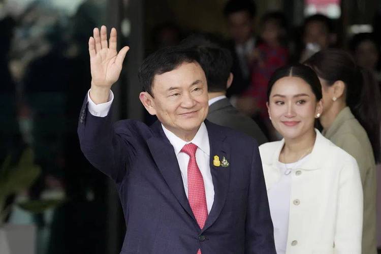 泰国新总理曾称在家每天都说粤语