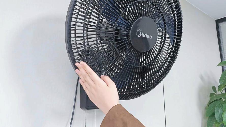 壁挂风扇无叶摇头怎么修