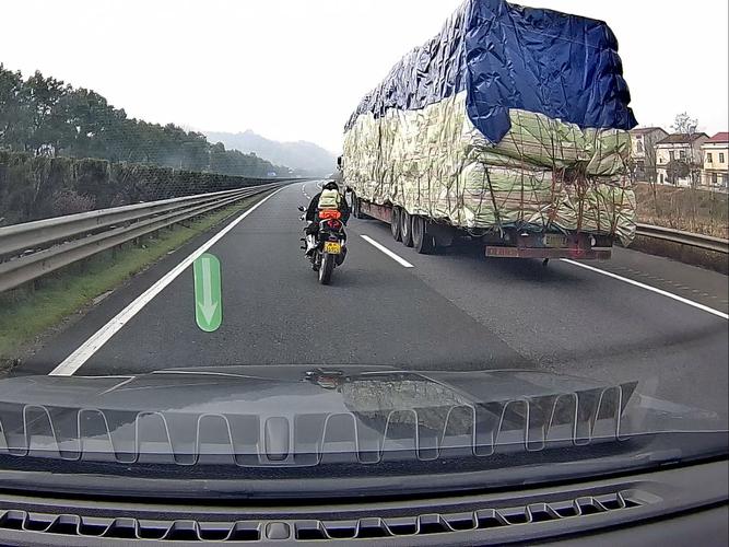 重庆辟谣“摩托车能上高速”