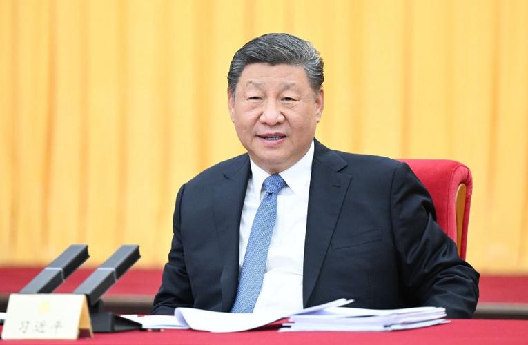习近平接见新疆各族各界代表
