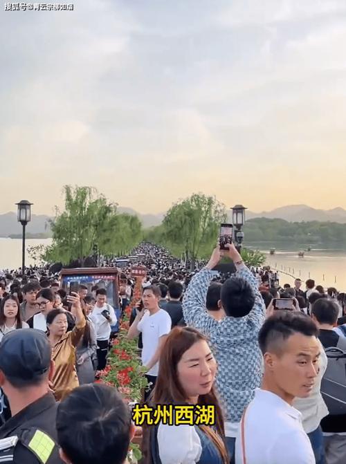 #国庆各景区已开启人山人海模式#