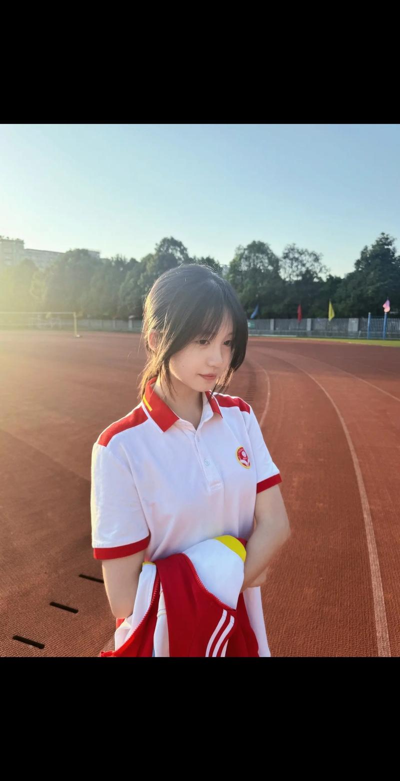 贵阳一中校服惊现非洲 网友：国际部