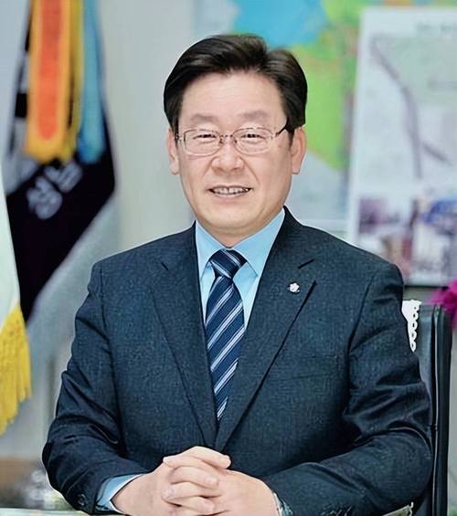 李在明支持率创新高