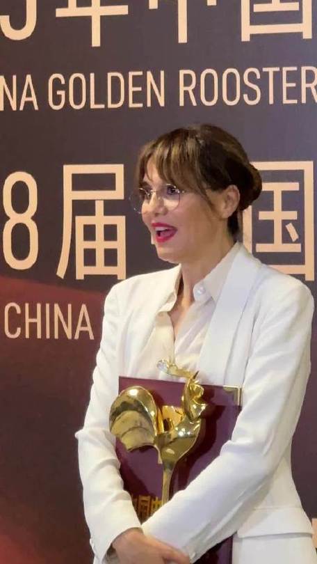 《还有明天》获金鸡奖最佳外语片奖