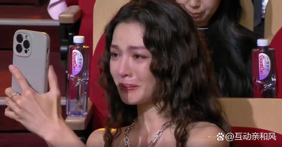 钟楚曦哭着感谢宋佳